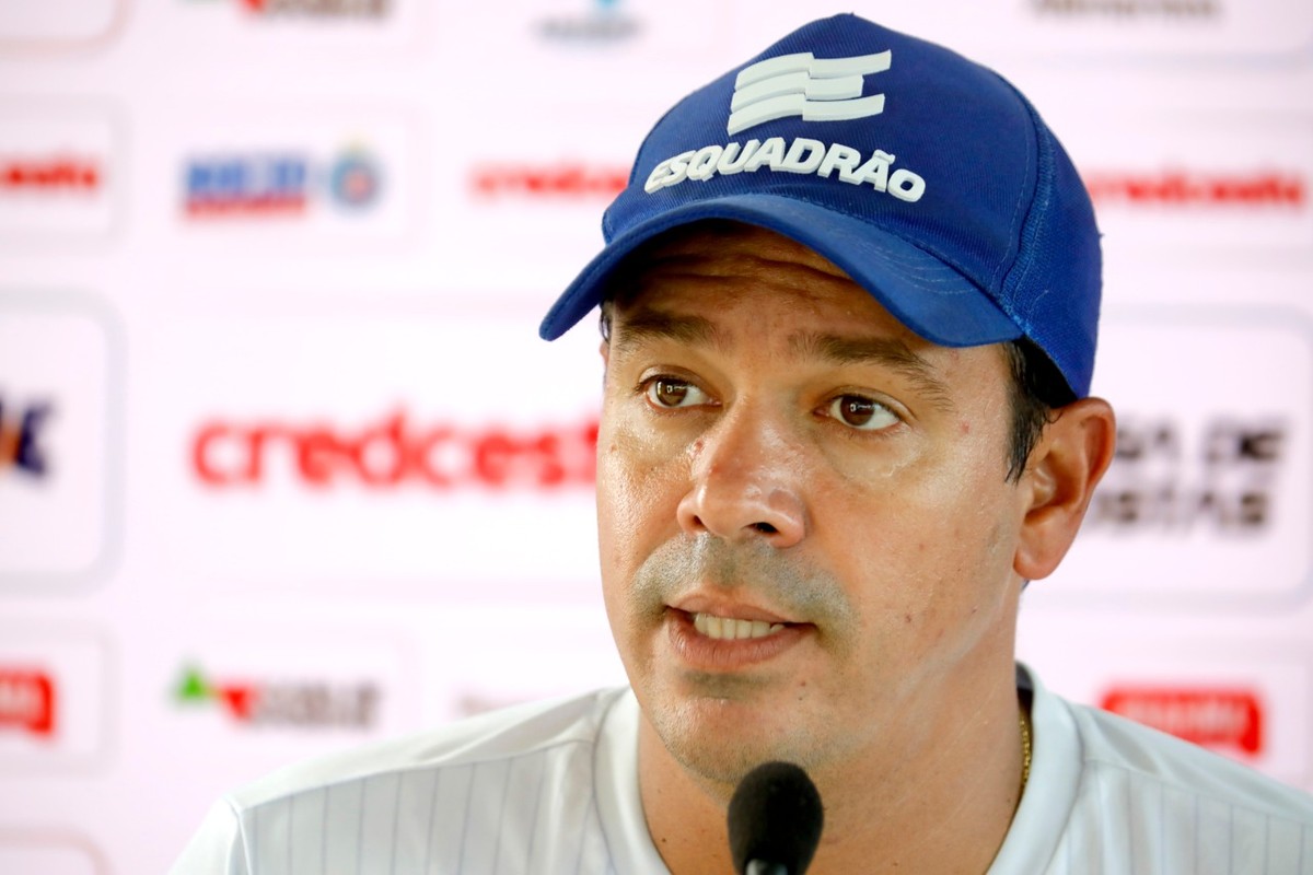 Dado avalia preparação para o Ba-Vi e diz que vai manter time: 