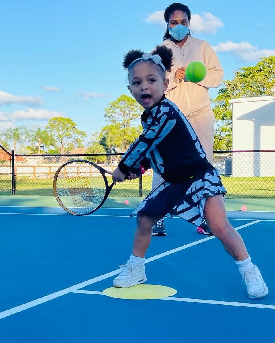 Olympia, filha de Serena Williams, está seguindo os passos da mãe (Foto: Reprodução/Instagram)