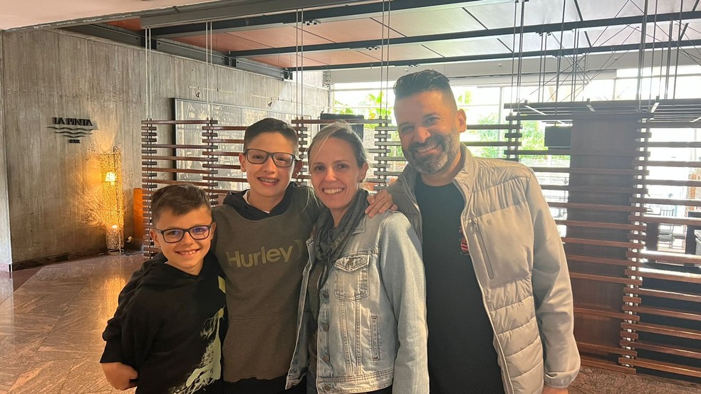 Fam&iacute;lia acompanha Flamengo em Quito para estreia da Libertadores &mdash; Foto: Let&iacute;cia Marques