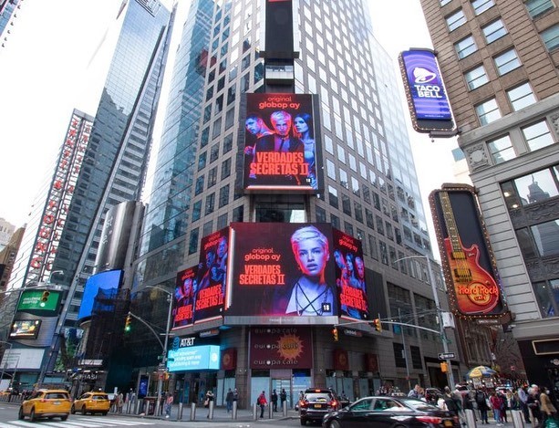 Agatha Moreira mostra banners de ‘Verdades Secretas 2’ em Nova York e Paris (Foto: Reprodução / Instagram)