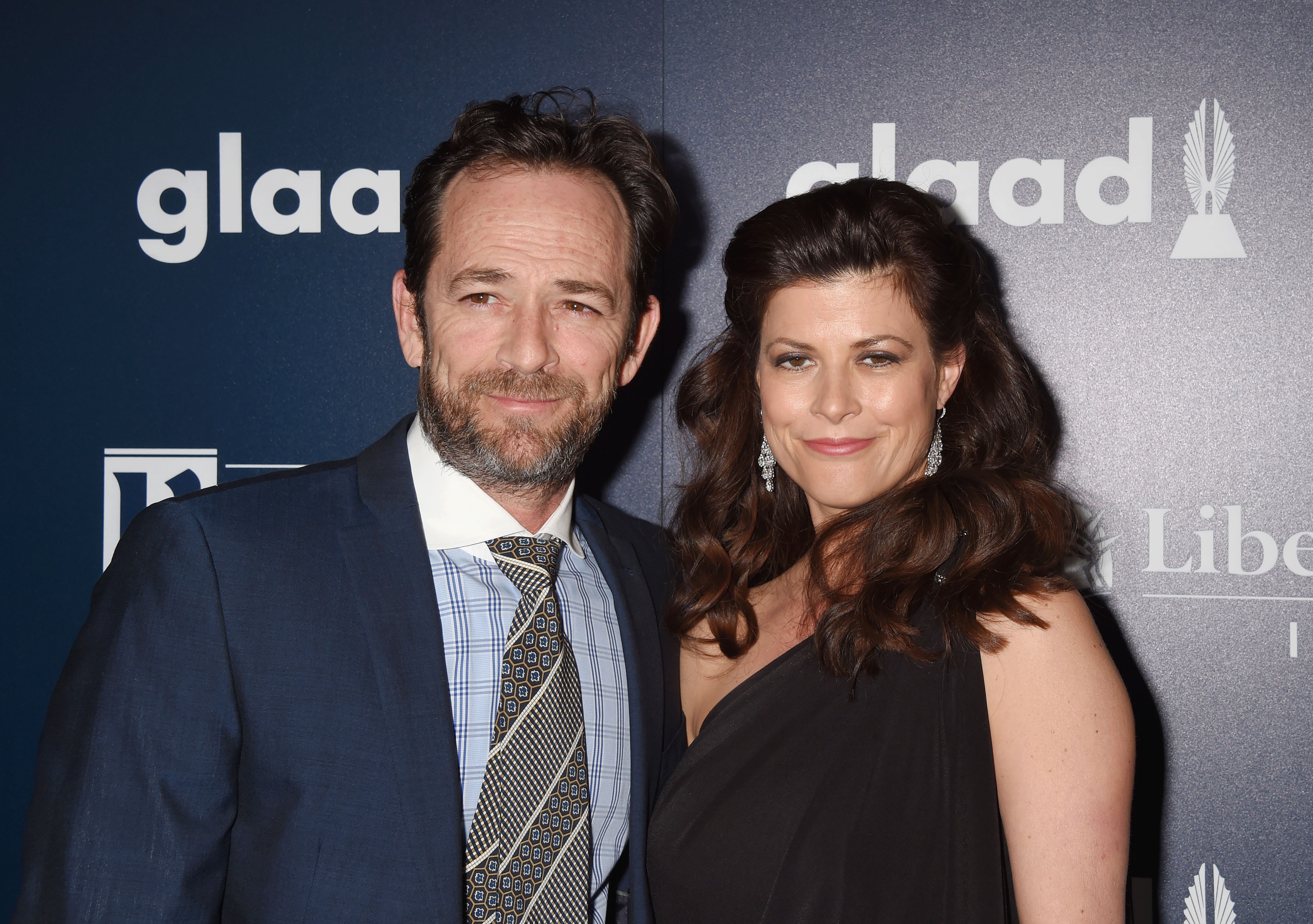 O ator Luke Perry (1966-2019) com a noiva, a terapeuta Wendy Madison Bauer (Foto: Getty Images)