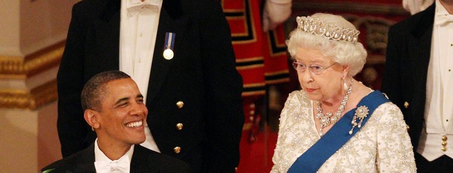 Rainha Elizabeth II com Barack Obama, então presidente dos EUA em 2011 — Foto: AFP
