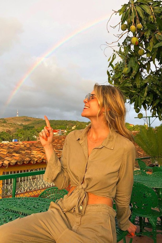 Julia Faria faz clique em Cuba  (Foto: Reprodução/ Instagram )