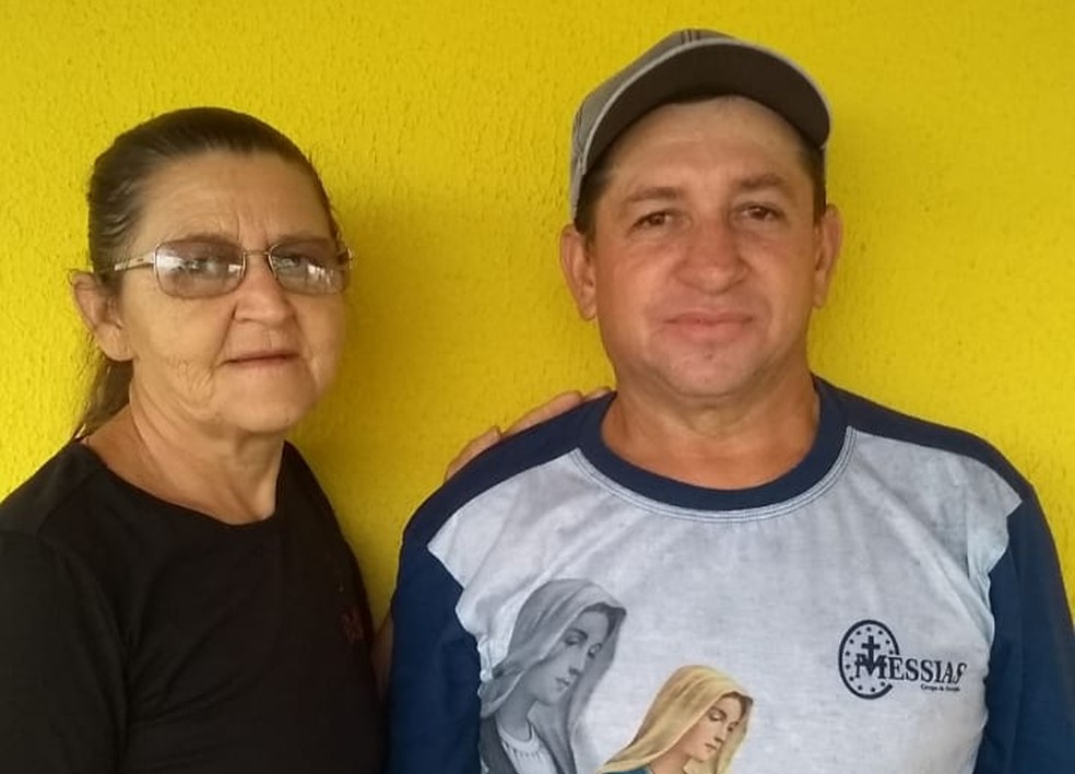 Antonia Raimunda Vieira de Paula e Antonio Vieira de Paula viram a renda dobrar com o pagamento do Auxílio — Foto: Arquivo pessoal