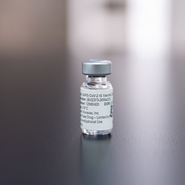 Estudo de fase 3 apresentou eficácia geral de 90,4% da vacina NVX-CoV2373 (Foto: Novavax/Divulgação )
