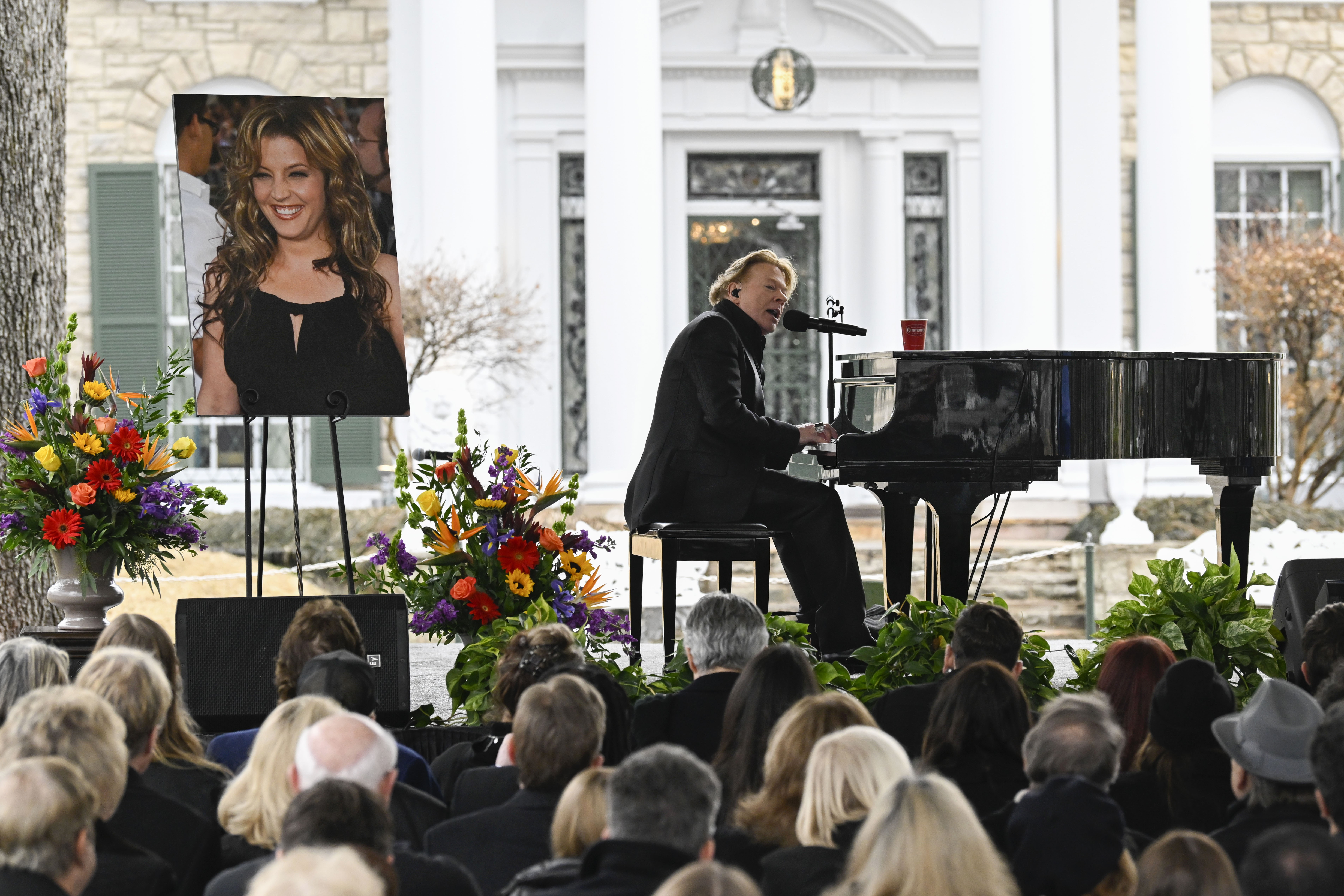 Filhas de Lisa Marie Presley não voltaram para casa em que ela morreu