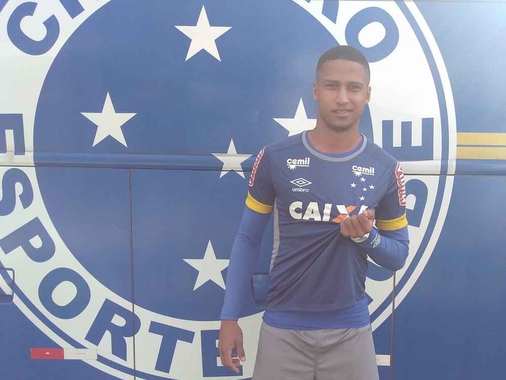 Novo titular, Murilo se inspira em Sérgio Ramos e recebe conselhos de Dedé