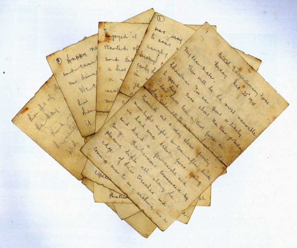 Esta é uma carta de um soldado britânico que escreveu sobre a Trégua de Natal de 1914 — Foto: BONHAMS/PA via BBC