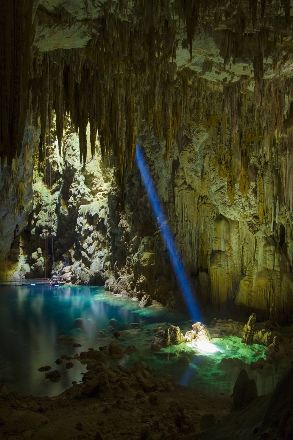 Abismo Anhumas, em Bonito (MS). — Foto: Secretaria de Turismo de Bonito/Divulgação
