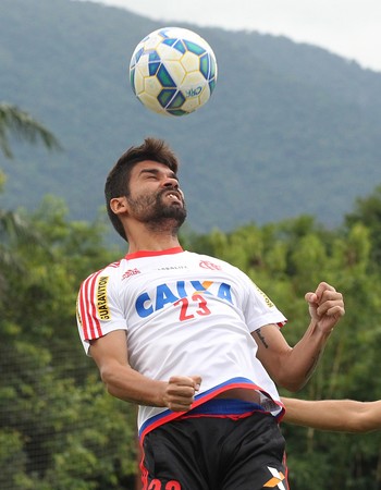 Eduardo da Silva: cuca boa para atacar e lidar com a concorrência