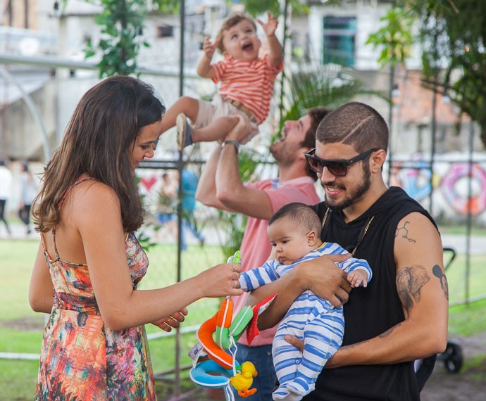 O clima é de paz em Paraisópolis. Famílias felizes! :) (Foto: Artur Meninea/Gshow)