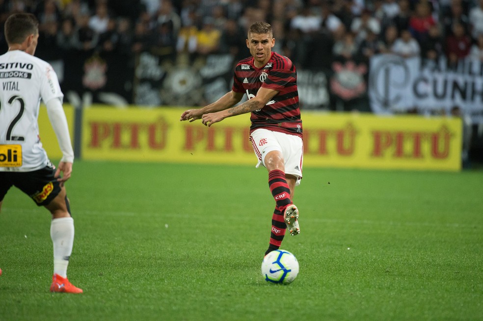 Cuéllar durante a vitória do Flamengo sobre o Corinthians — Foto: Alexandre Vidal/Flamengo