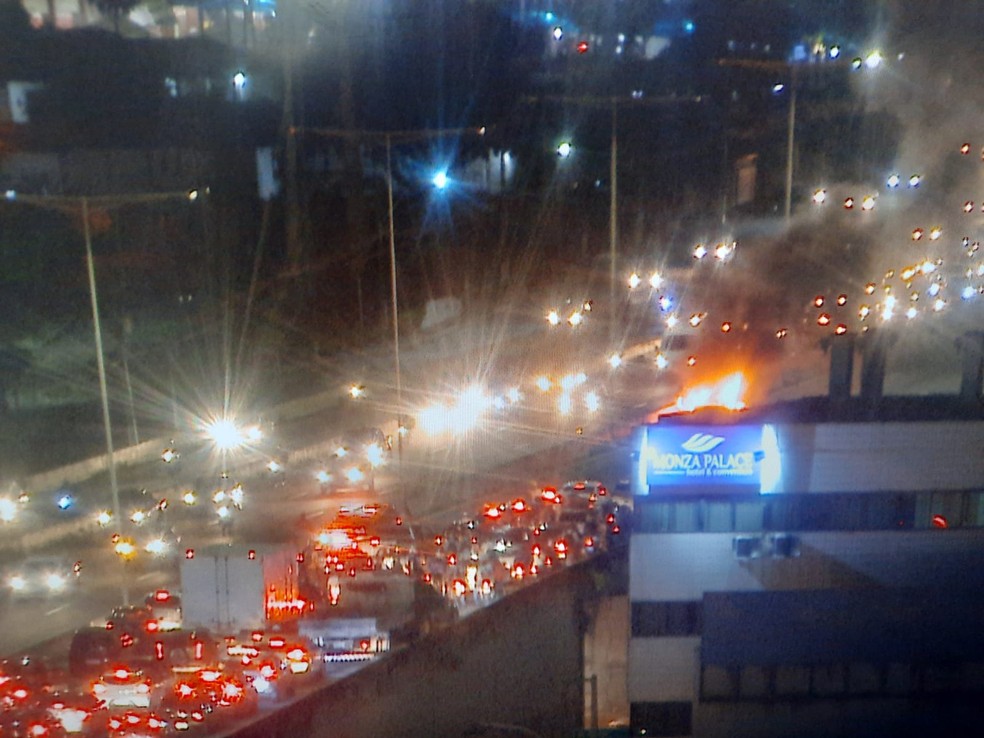 Tr&acirc;nsito foi registrado no trecho &mdash; Foto: Reprodu&ccedil;&atilde;o/Inter TV Cabugi
