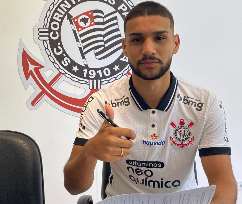 Atacante John Kléber rescinde com a Ponte Preta e assina com o Corinthians por dois anos
