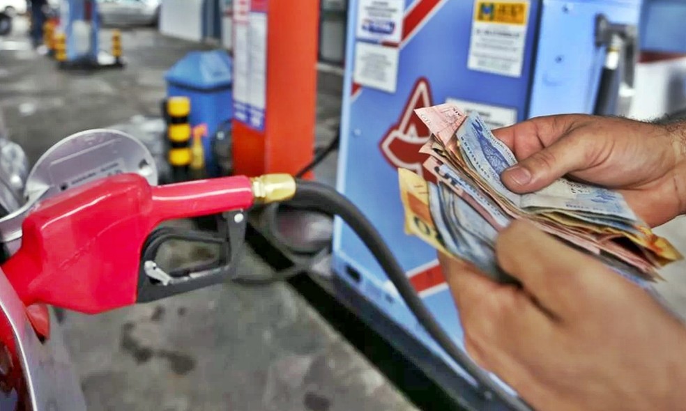 Se nada for feito, a gasolina vai disparar em todos os estados do Brasil — Foto: Agência Brasil 