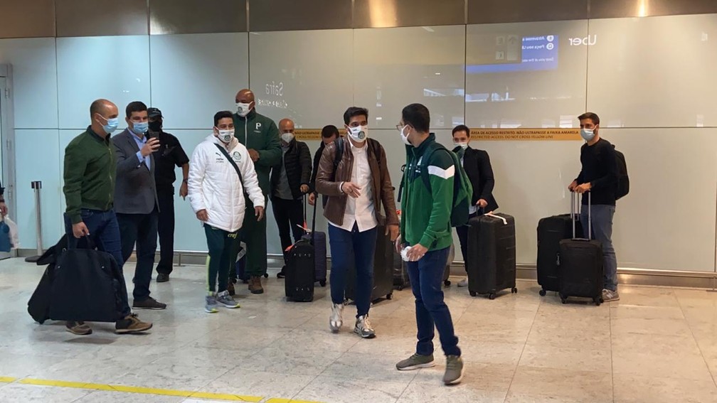Abel Ferreira chega a São Paulo, acompanhado da sua comissão técnica — Foto: Fabricio Crepaldi