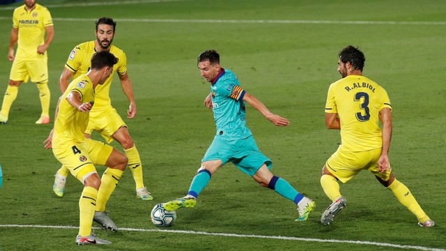 Lionel Messi deu duas assistências na vitória do Barcelona