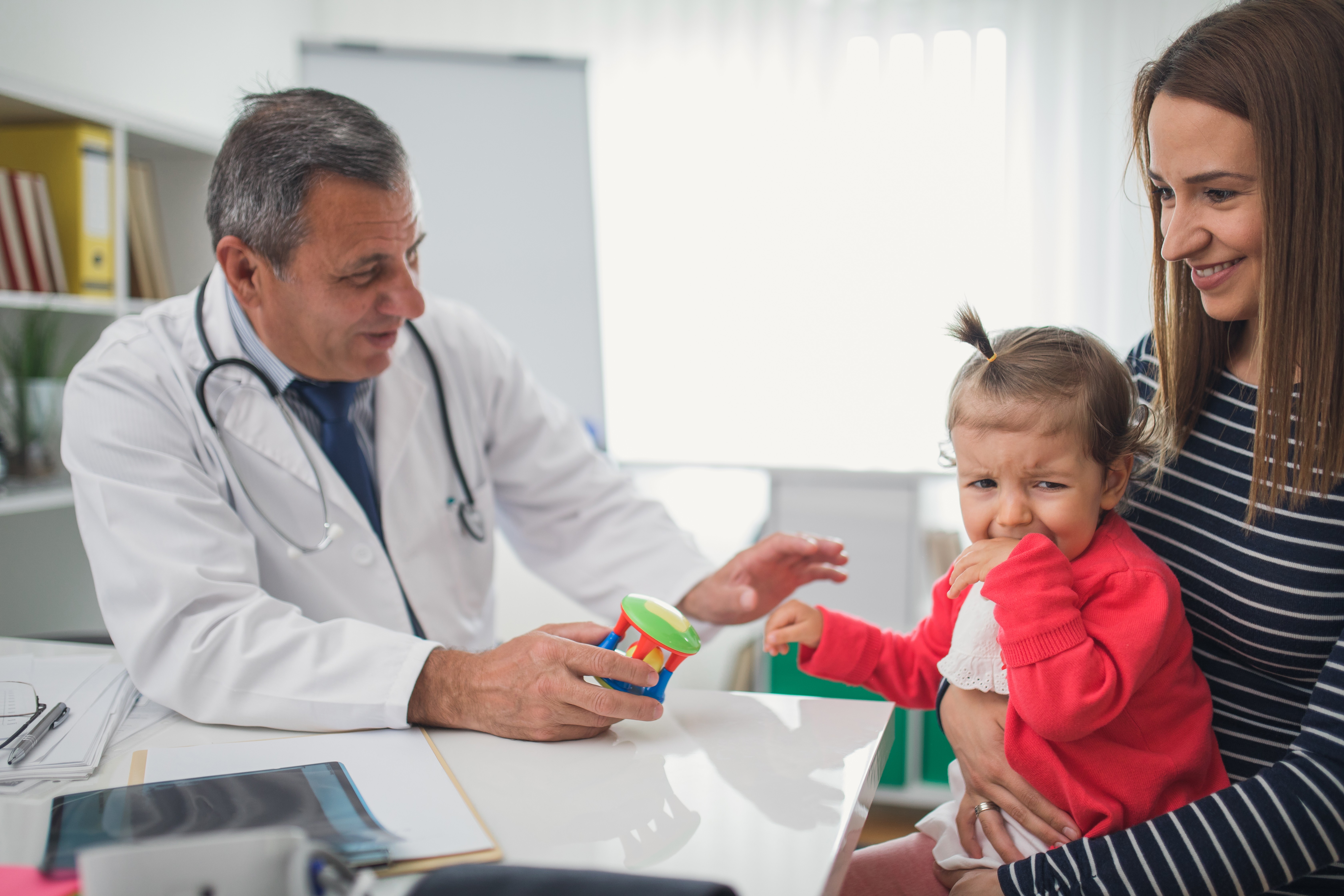 Criança com medo de médico (Foto: Getty Images)