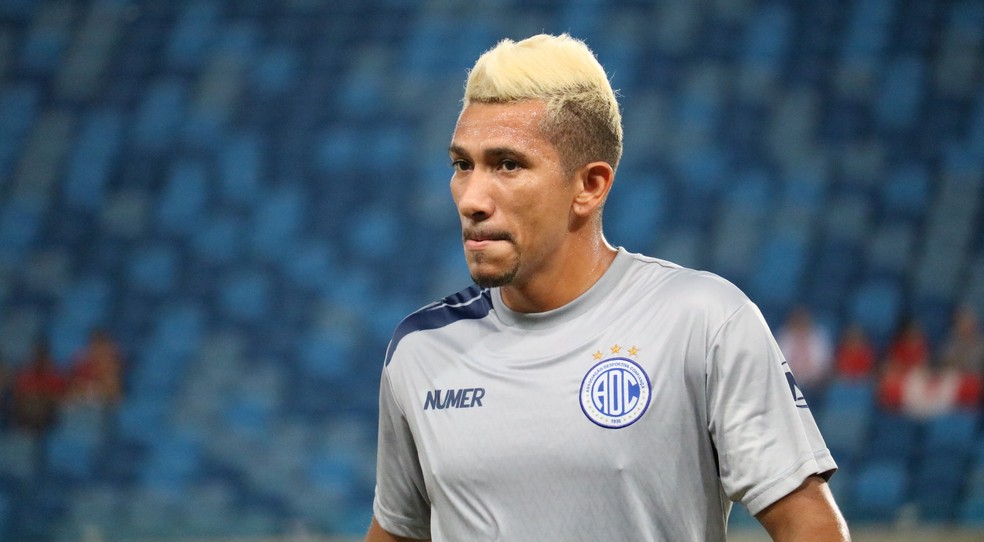 RaÃ­ criticou a arbitragem por conta do pÃªnalti marcado (Foto: Augusto Gomes/GloboEsporte.com)