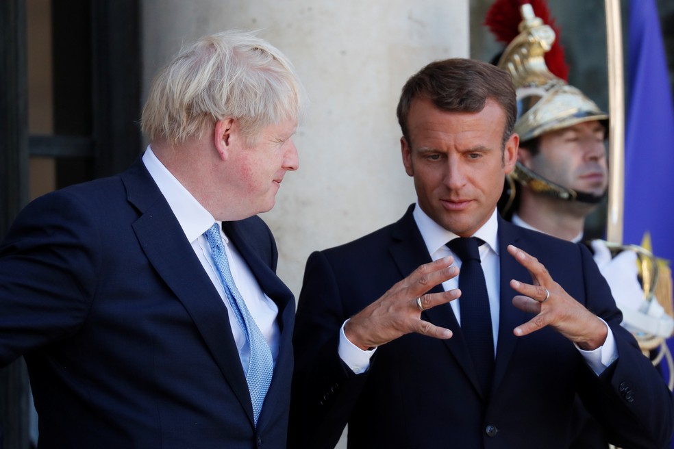 Boris Johnson, do Reino Unidos, e Emmanuel Macron, da França, em encontro e Paris em agosto de 2019 — Foto: Gonzalo Fuentes/Reuters