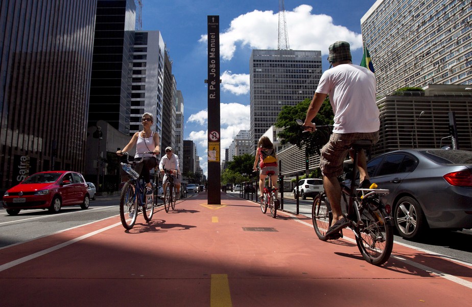 Ciclistas na Avenida Paulista, em São Paulo: cidade está em ranking das melhores da pedalar