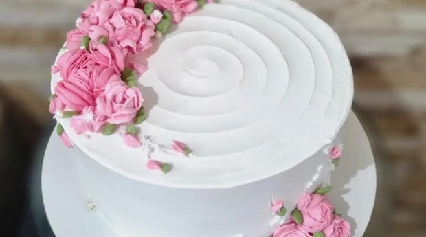 110 fotos de bolo com flores para encantar a sua próxima festa