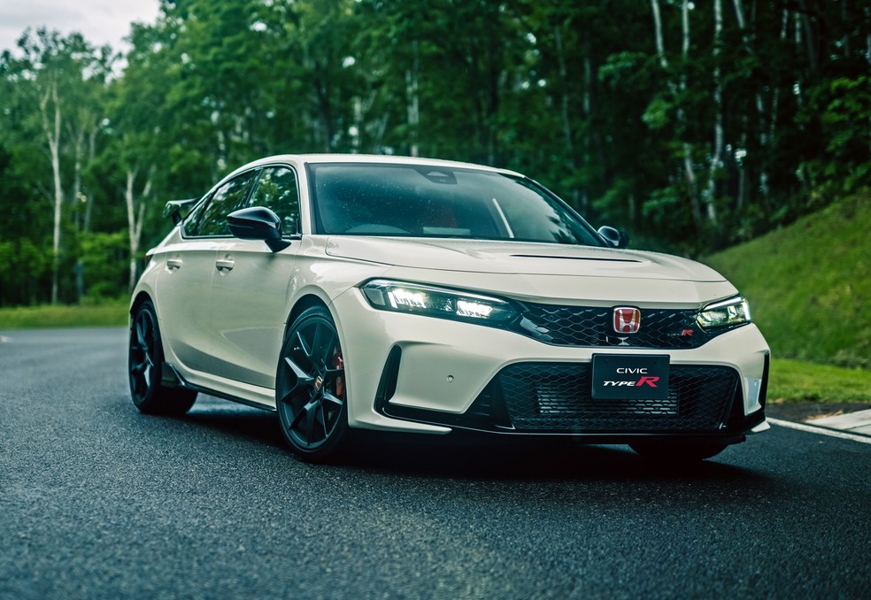 Honda Civic Type R 2023 está com a dianteira mais agressiva que na geração anterior  — Foto: Divulgação 
