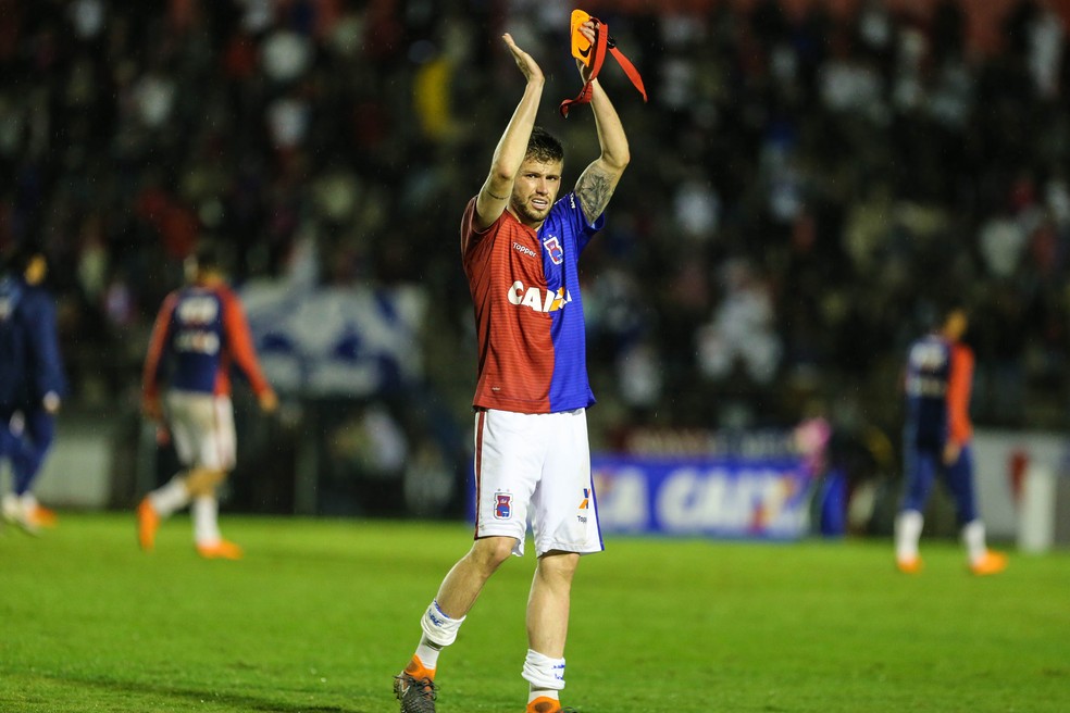 Caio Henrique defendeu o ParanÃ¡ no Ãºltimo BrasileirÃ£o â€” Foto: Geraldo Bubniak