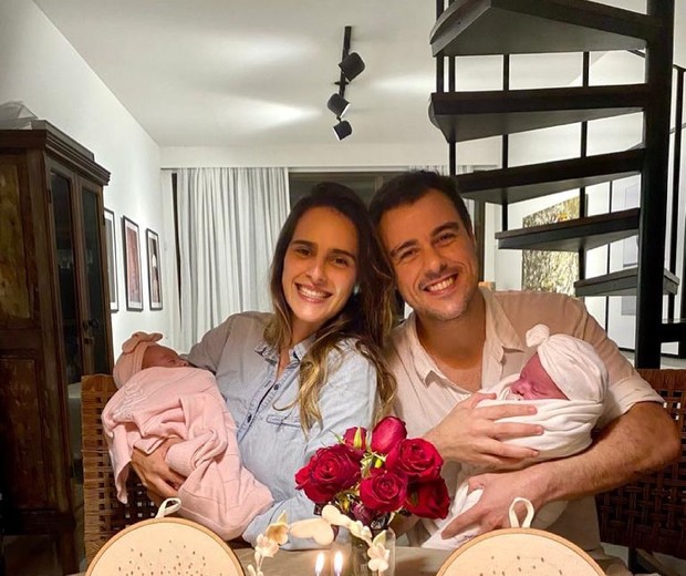Joaquim Lopes e Marcella Fogaça são pais das gêmeas Sophia e Pietra (Foto: Instagram/Reprodução)