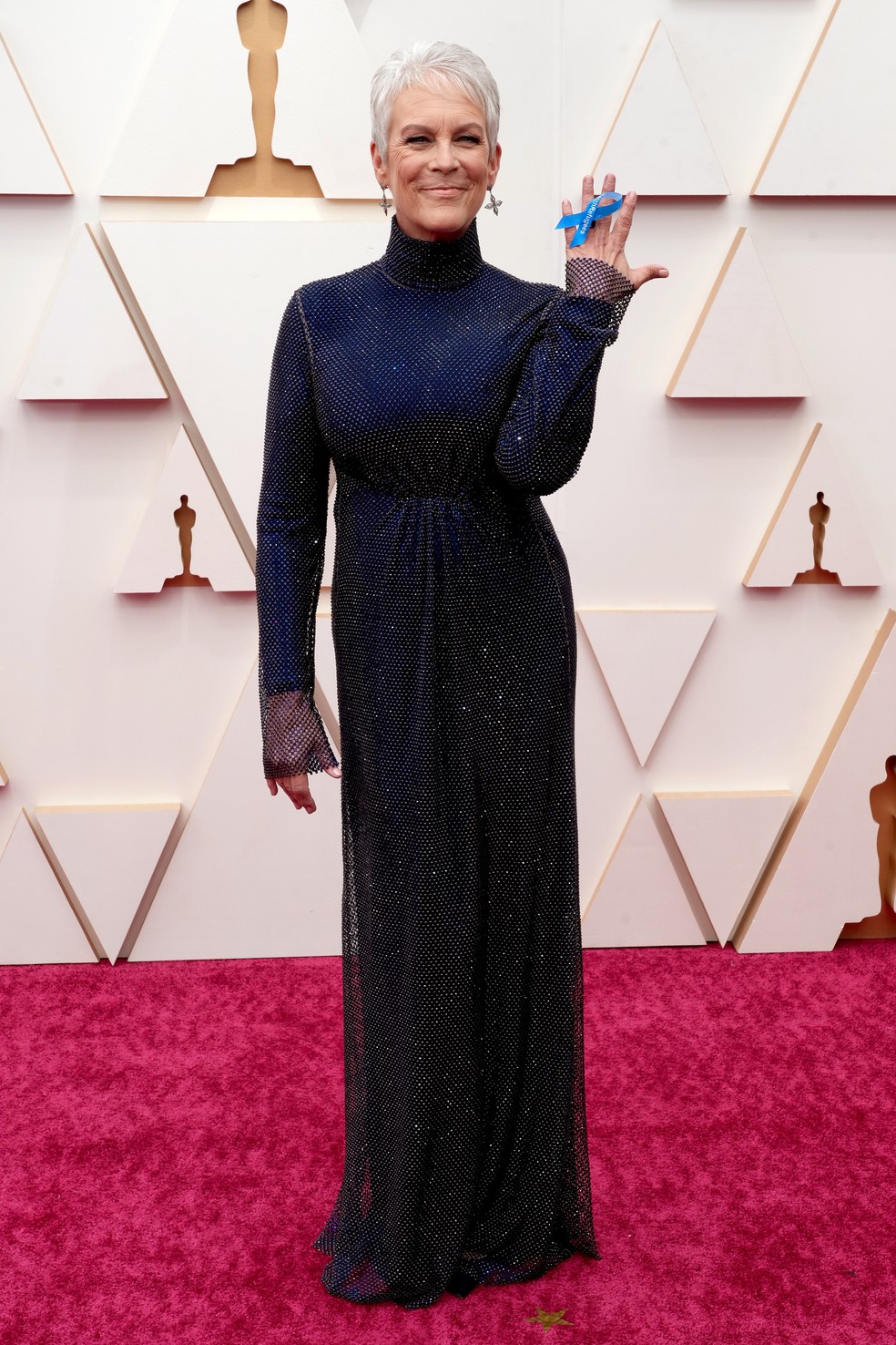 Jamie Lee Curtis no tapete vermelho do Oscar 2022 — Foto:  Kevin Mazur / WireImage/ Getty Images