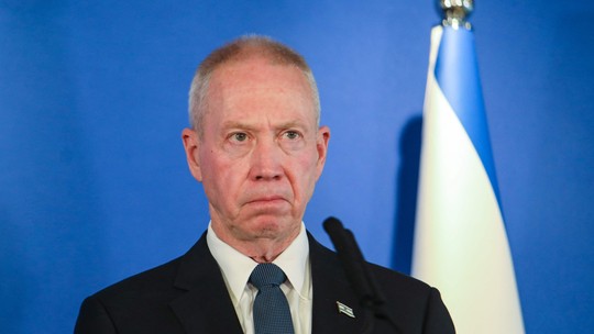 Após fazer críticas à reforma judicial, ministro da Defesa de Israel é demitido
