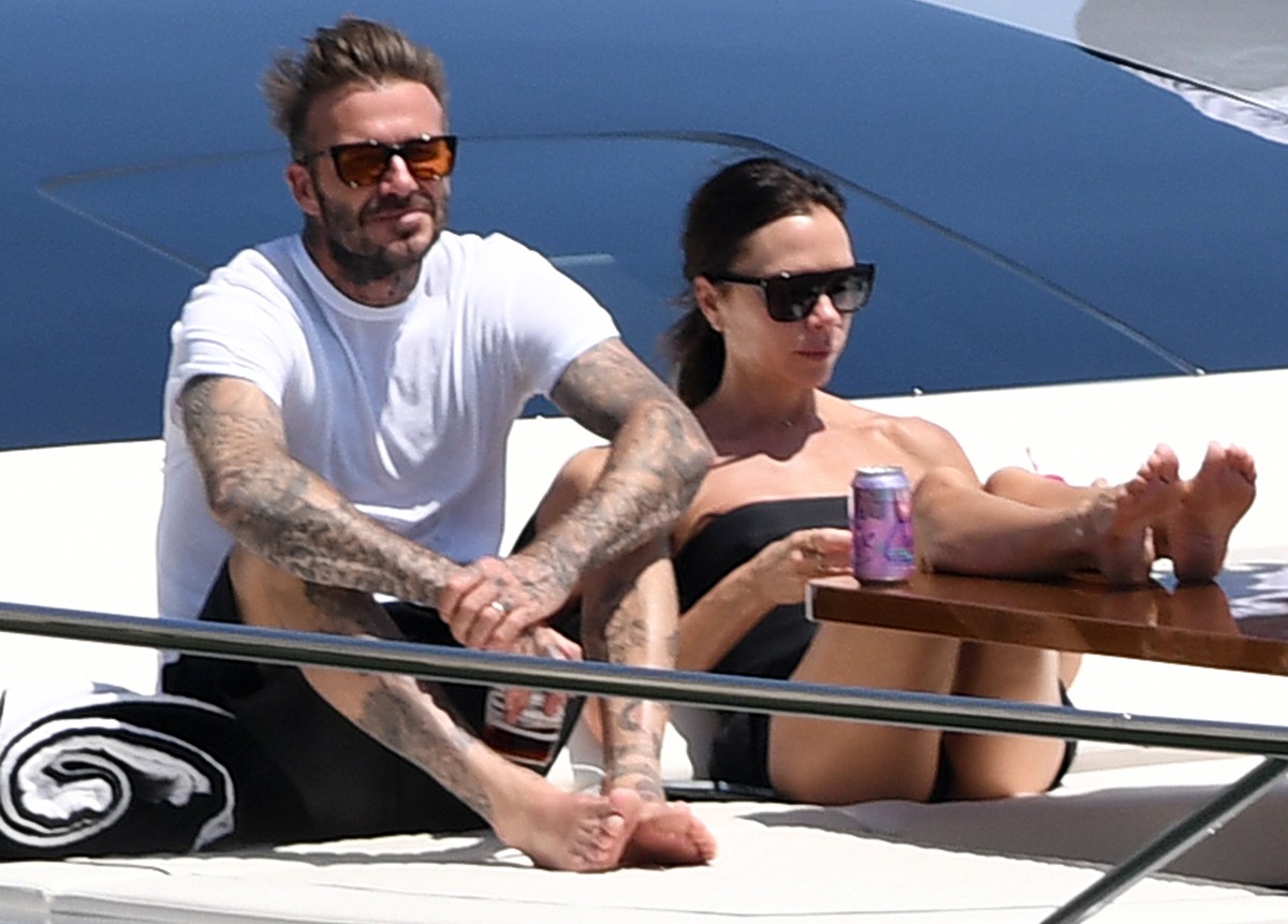 David Beckham e Victoria Beckham curtem passeio de iate (Foto: Grosby Group)