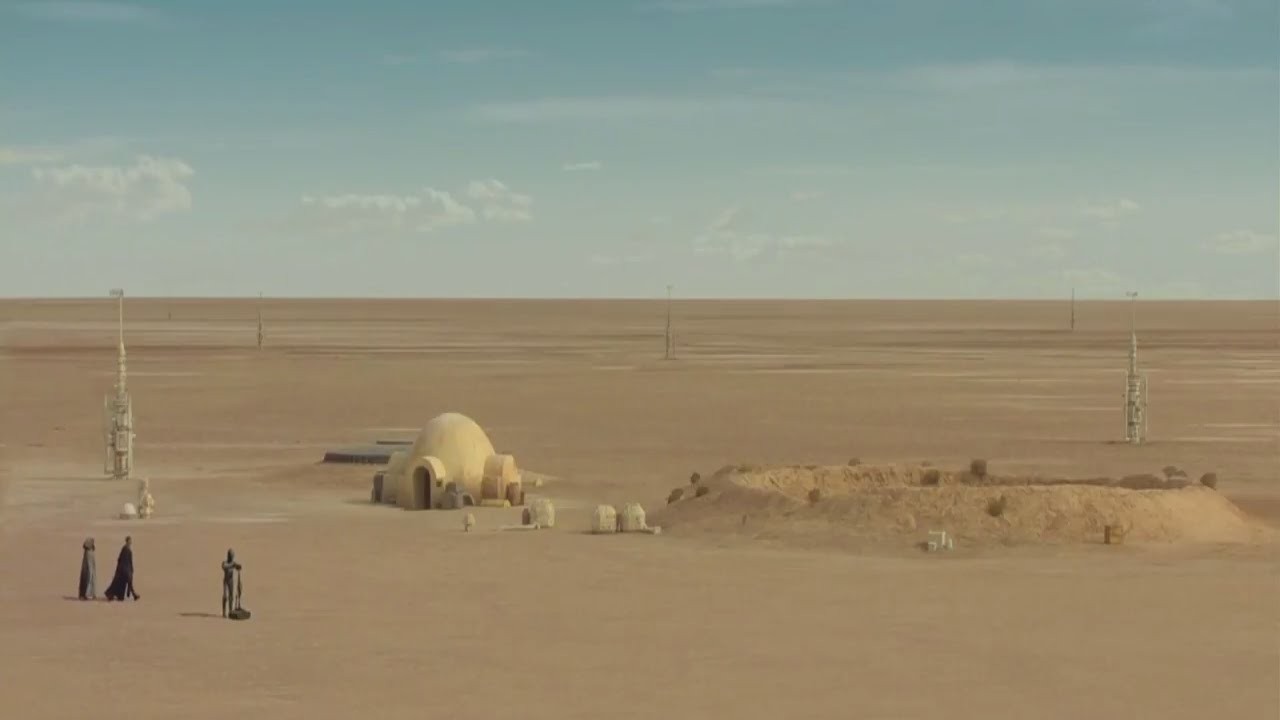 As casas do planeta Tatooine, de Star Wars, inspiraram o projeto de habitação do rapper Kanye West  (Foto: Reprodução/YouTube)