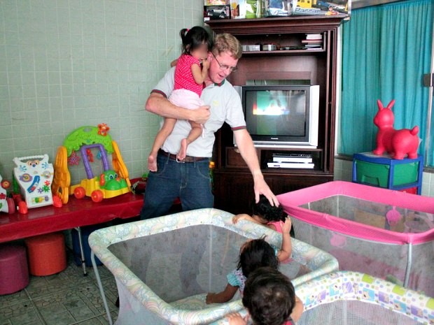 Mudança de local para atender mais crianças está nos planos da administração do abrigo (Foto: Camila Henriques/G1 AM)
