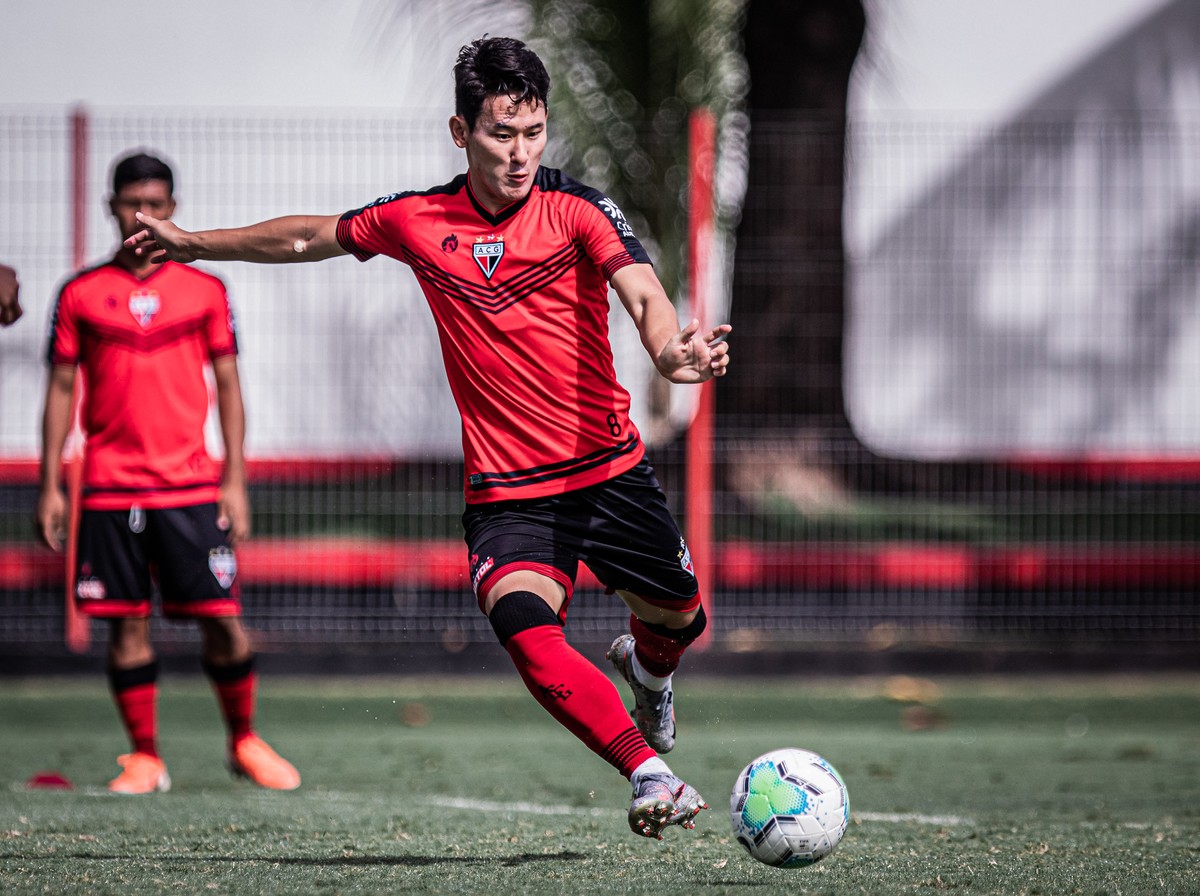 Sem Zé Roberto, suspenso, Atlético-GO terá mudança no ...