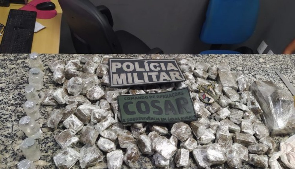 Homem é preso com drogas e dinheiro no interior do Maranhão — Foto: Divulgação/PM-MA.