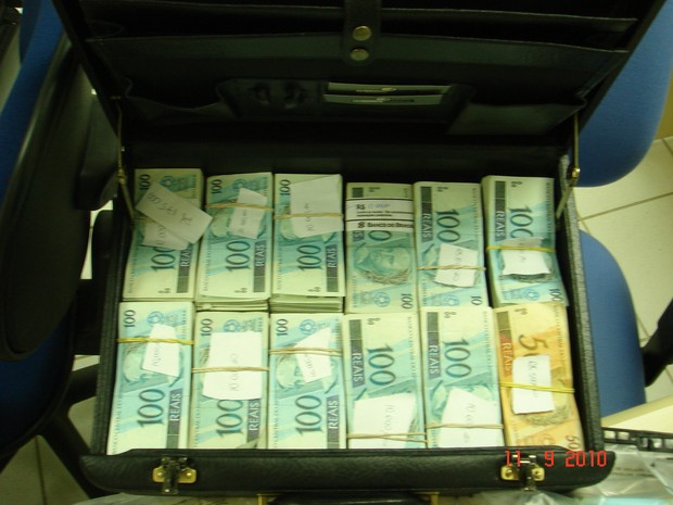 Malas de dinheiro eram usadas para guardar cédulas (Foto: Divulgação)