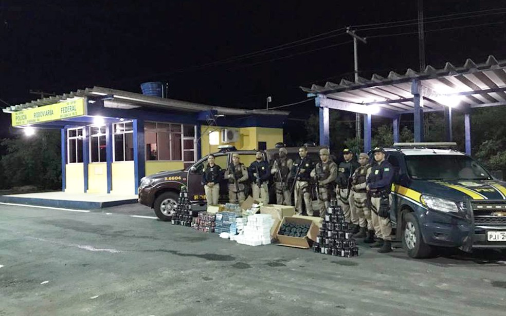Anabolizantes e estimulantes sexuais foram apreendidos (Foto: DivulgaÃ§Ã£o/PRF)