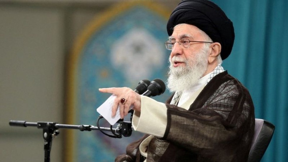 Autoridades iranianas de primeiro escalão, começando pelo líder supremo, aiatolá Ali Khamenei, afirmam que protestos são instigados do exterior — Foto: Reuters