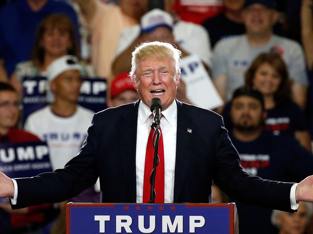 Trump atingiu número de delegados para alcançar nomeação republicana (Foto: Brennan Linsley/AP)