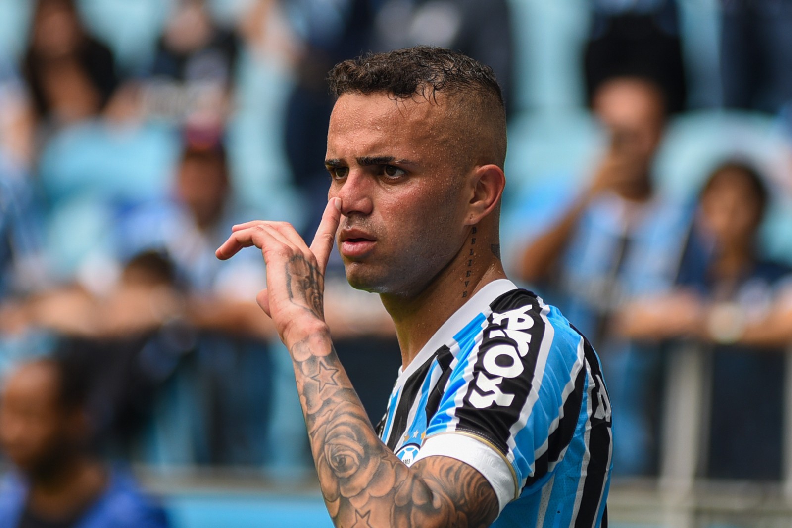 Herói, Luan desencanta com 1º gol no Brasileirão e ganha abraço: Sempre é decisivo