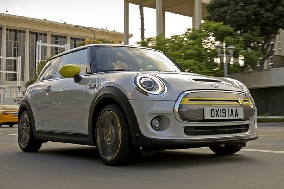 Mini Cooper SE será finalmente lançado no Brasil; elétrico estreou em meados do ano passado na Europa — Foto: Divulgação