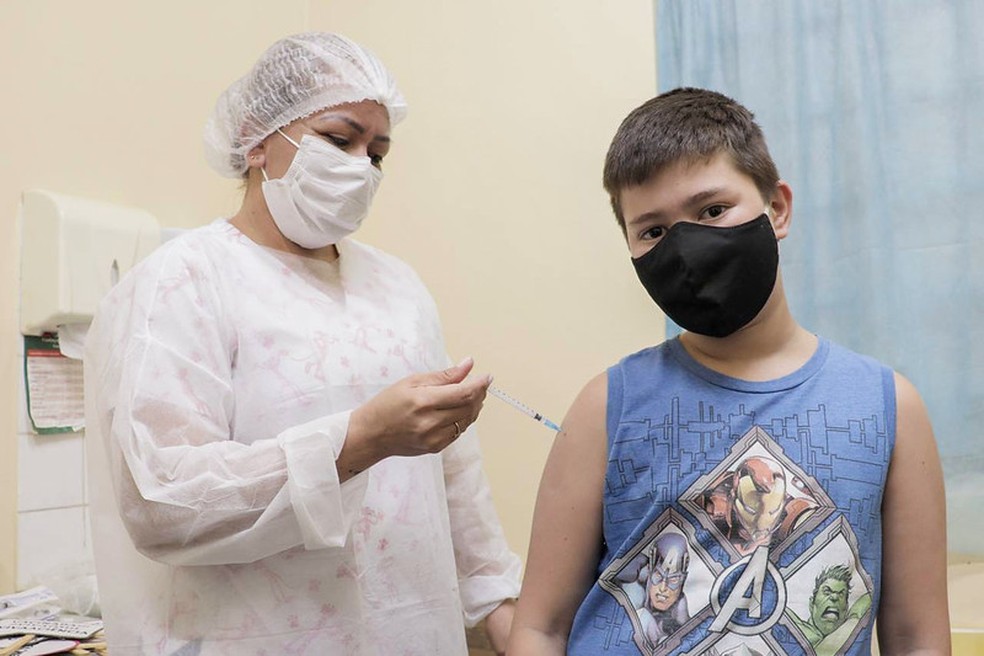 Adolescentes a partir de 12 anos recebem a vacina contra a Covid em Manaus — Foto: Divulgação