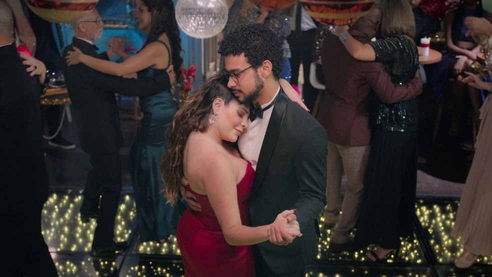 Gkay protagoniza Um Natal Cheio de Graa ao lado de Srgio Malheiros  Foto: Divulgao/Netflix