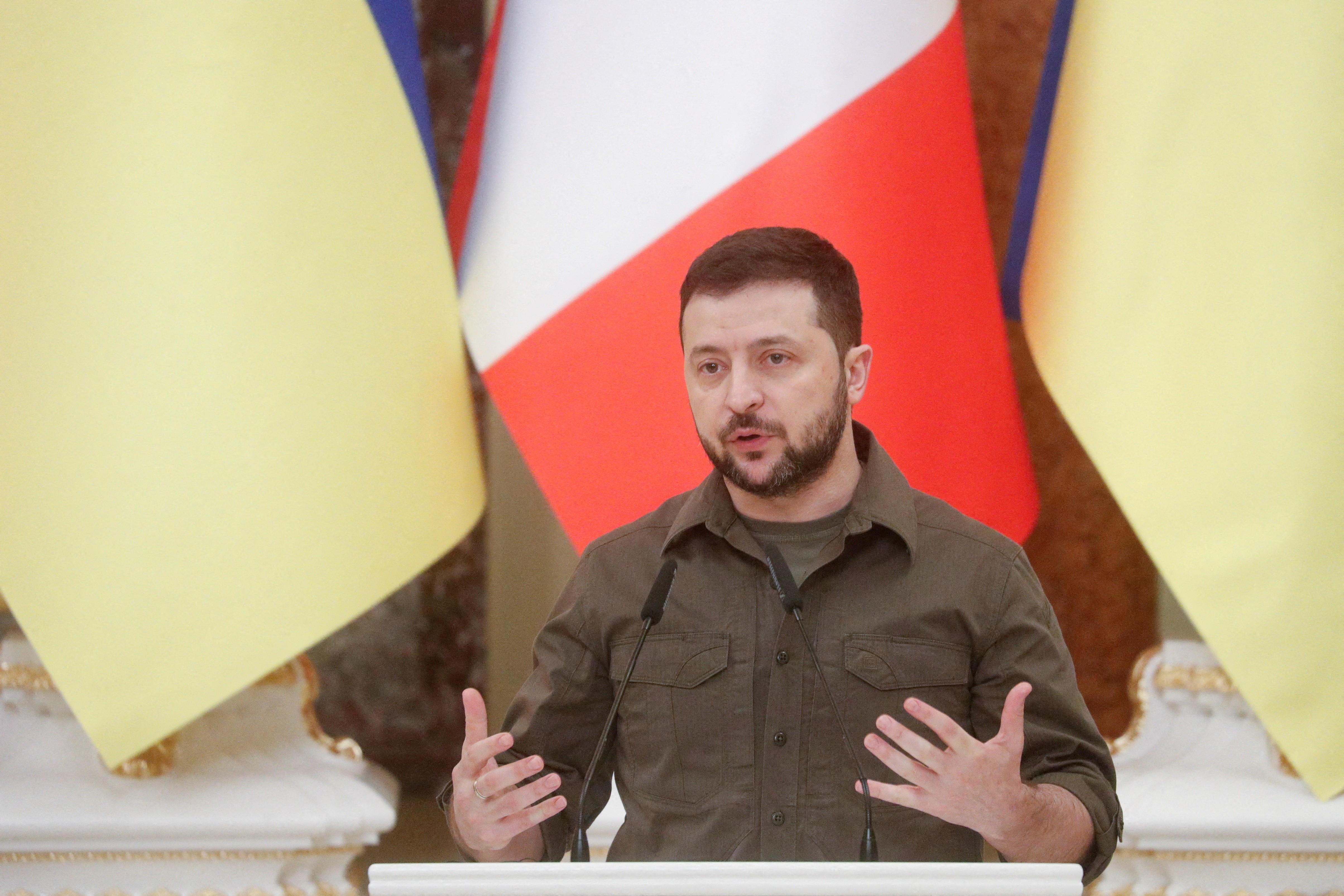 Zelensky acusa Rússia de cometer genocídio em Donbass