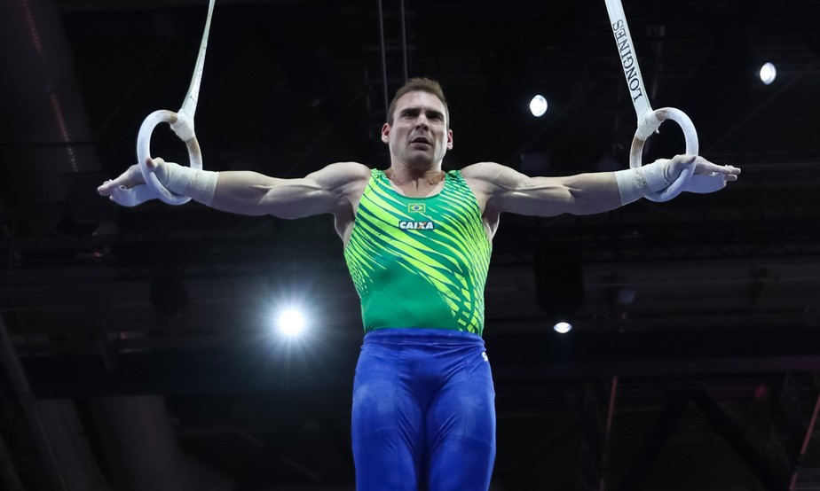 Possession airplane Power Em primeiro ato no Mundial, Zanetti dá susto no solo, mas se recupera nas  argolas: "Sem dor" | ginástica artística | ge
