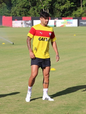 Leonardo Pisculichi; Vitória (Foto: Moysés Suzart /Divulgação/EC Vitória)