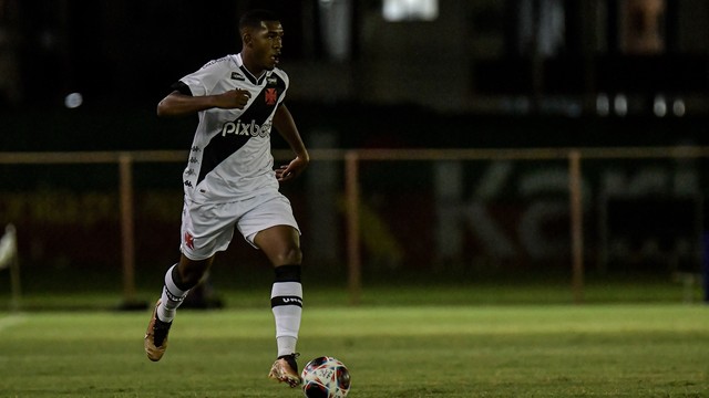 Rayan estreia pelo profissional do Vasco: apenas 16 anos de idade