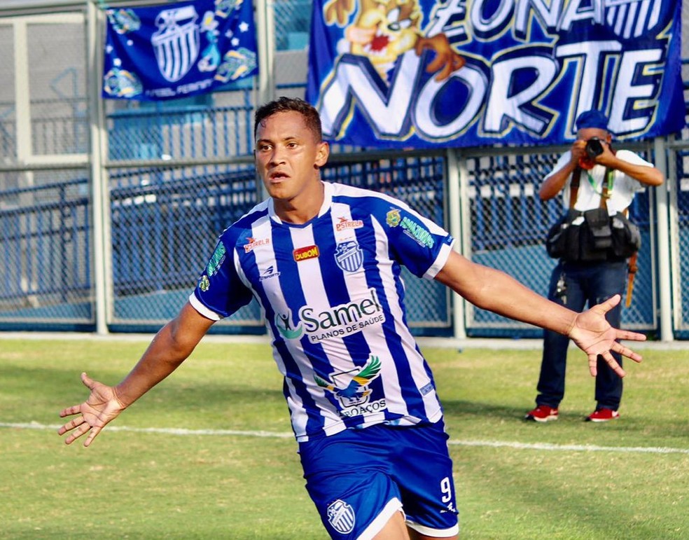 Mateus Oliveira marcou o gol do empate contra o Amazonas — Foto: Lucas Marinho/São Raimundo