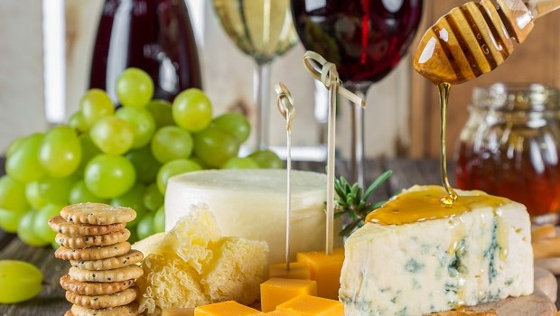 Queijo - vinho - alimentos - cheese - cambembert (Foto: Pexels)